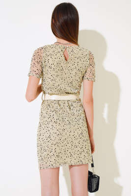 Puantiyeli Kemerli Mini Elbise Bej - Kadın Giyim Modelleri