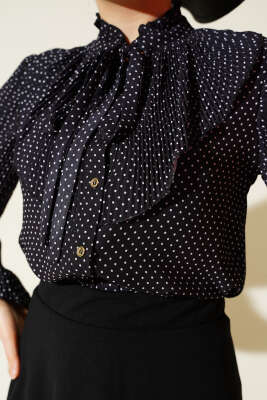 Puantiyeli Yaka Fırfırlı Kısa Gömlek Siyah - Gömlek