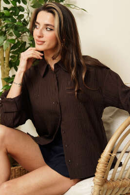 Pul Detaylı Çizgi Kabartma Gömlek Kahve - Kadın Giyim Modelleri