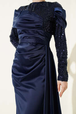 Pul Payet Detaylı Kuyruklu Abiye Elbise Lacivert - Elbise