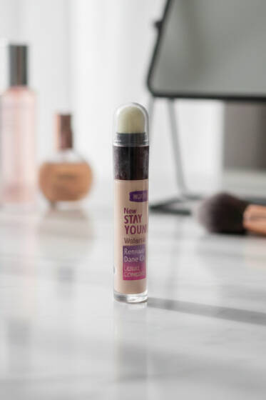 Pürüzsüz Göz Altı Kapatıcısı 103 - Göz Makyajı