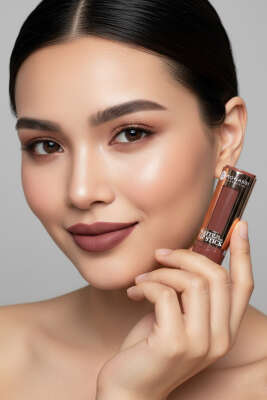 Pürüzsüz Mat Bitişli Ruj 105 