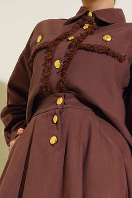 Püskül Detaylı Düğmeli Etekli İkili Takım Kahve - İKİLİ TAKIM