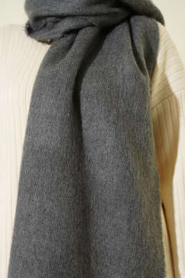 Püskül Detaylı Omuz Şalı Füme - Omuz Şalı