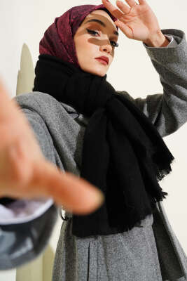 Püskül Detaylı Omuz Şalı Siyah - Omuz Şalı