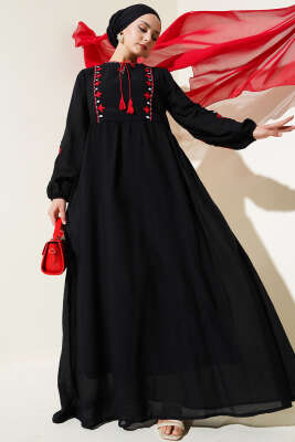 Püskül Yakalı Nakışlı Elbise Siyah 