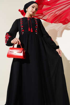 Püskül Yakalı Nakışlı Elbise Siyah - Tesettür Elbise