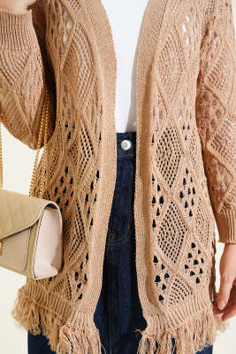 Püsküllü Baklava Desen Ajurlu Hırka Latte - Yılın Fırsatı