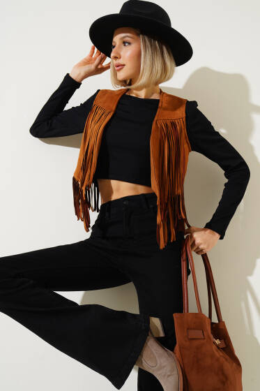 Püsküllü Kısa Süet Yelek Taba - Kadın Giyim Modelleri