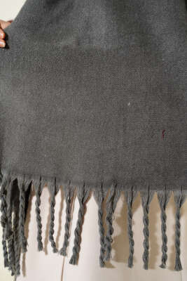 Püsküllü Yumoş Omuz Şalı Füme - Omuz Şalı