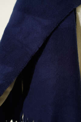 Püsküllü Yumoş Omuz Şalı Lacivert - Omuz Şalı