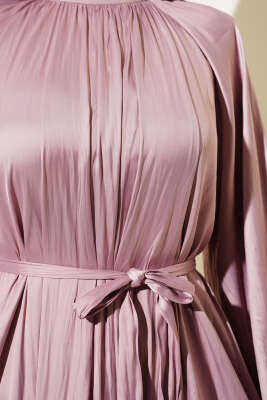 Reglan Balon Kol Kırışık Saten Elbise Pudra - Tesettür Elbise