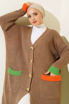 Renk Detaylı Salaş Latte Hırka - Triko Hırka