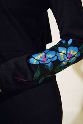 Renkli Çiçek Nakışlı Elbise Siyah - Thumbnail
