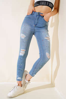 Renkli Desenli Yırtmaçlı Kot Pantolon Orta Mavi - Kadın Giyim Modelleri