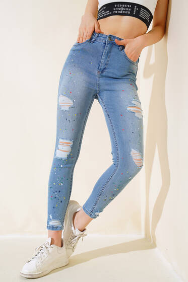 Renkli Desenli Yırtmaçlı Kot Pantolon Orta Mavi - Kadın Giyim Modelleri