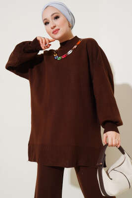 Renkli Kolyeli Basic Triko İkili Takım Kahve - İkili Takım