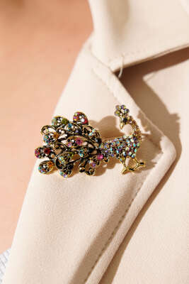 Renkli Kristal Taşlı Tavus Kuşu Figürlü Broş Gold - KONYALI BİJUTERİ