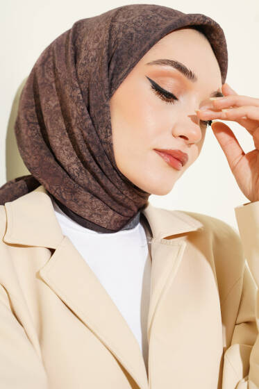 Retro Desenli Eşarp Koyu Kahve - Başörtüsü