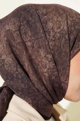 Retro Desenli Eşarp Koyu Kahve - Başörtüsü