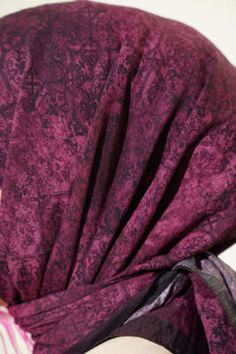 Retro Desenli Eşarp Menekşe - Başörtüsü