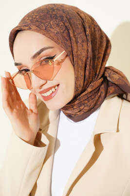 Retro Desenli Eşarp Taba - VERTU (NYD TEKSTİL)