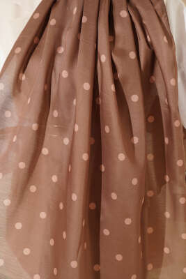 Retro Puantiye Desenli Şal Karamel - Başörtüsü