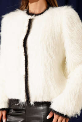 Sakallı Gold Düğmeli Hırka Ekru - Kadın Giyim Modelleri