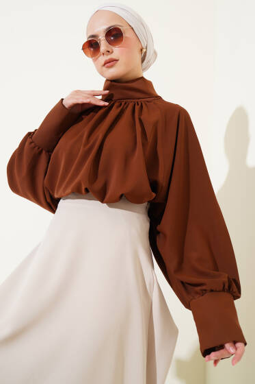 Salaş Model Boğazlı Saten Kahve Bluz - Bluz
