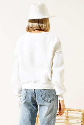 Şardonlu Kısa Sweatshirt Ekru - Kadın Giyim Modelleri