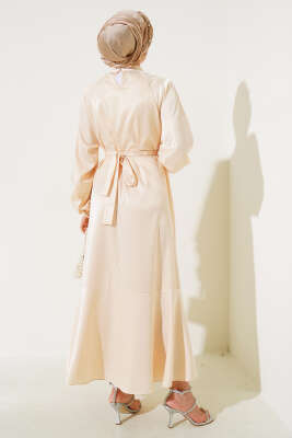 Saten Bel Kuşaklı Elbise Bej - Tesettür Elbise