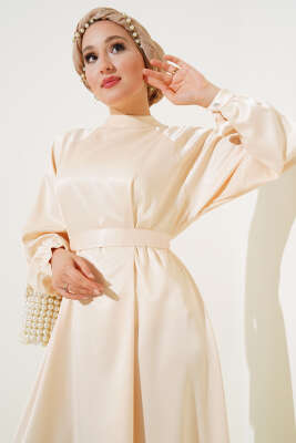 Saten Bel Kuşaklı Elbise Bej - Tesettür Elbise