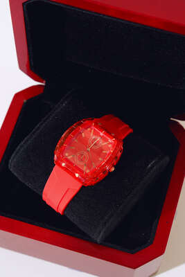 Şeffaf Çerçeveli Kadın Kol Saati Kırmızı 