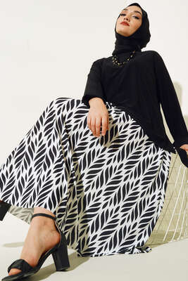 Yaprak Desenli Pliseli Etekli Takım Siyah 