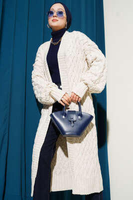 Sepet Örgülü Uzun Triko Hırka Bej - VANİZA TRİKO