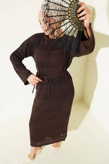 Şerit Ajur Desen Triko Elbise Acı Kahve - Elbise
