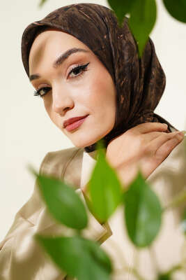 Şerit Desen Demore Eşarp Camel - VERTU (NYD TEKSTİL)