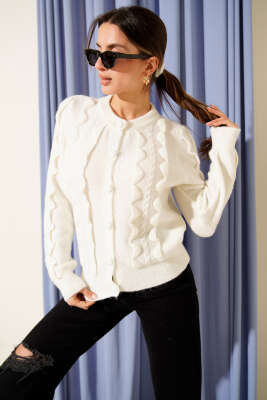 Şerit Fırfırlı Yumoş Kısa Triko Hırka Ekru - ARISOY