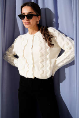 Şerit Fırfırlı Yumoş Kısa Triko Hırka Ekru - Kadın Giyim Modelleri