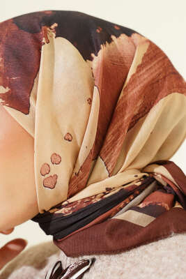 Şerit Geçişli Desen Detaylı Eşarp Kahve - Başörtüsü