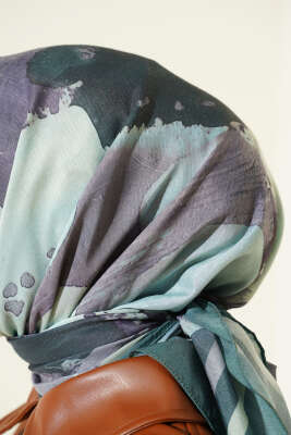 Şerit Geçişli Desen Detaylı Eşarp Zümrüt - Başörtüsü