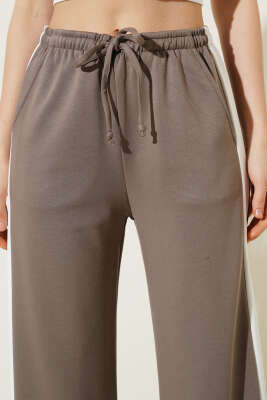 Şerit Geçişli İp Bağcıklı Pantolon Vizon - Kadın Giyim Modelleri