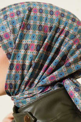 Şerit Geçişli Motifli Eşarp Bej Yeşil - Başörtüsü