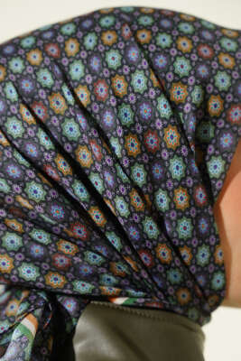 Şerit Geçişli Motifli Eşarp Çağla Yeşili - Başörtüsü