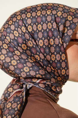 Şerit Geçişli Motifli Eşarp Camel - Başörtüsü