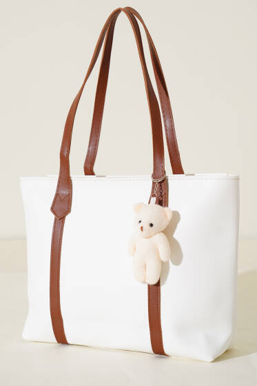 Şeritli Ayıcık Aksesuarlı Omuz Çantası Beyaz - Kol Çantası