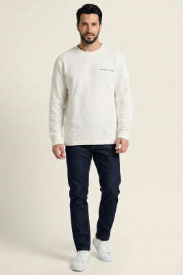 Şeritli Yaka Yazılı Erkek Sweatshirt Beyaz - Erkek Sweatshirt