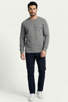 Şeritli Yaka Yazılı Erkek Sweatshirt Füme - Erkek Sweatshirt