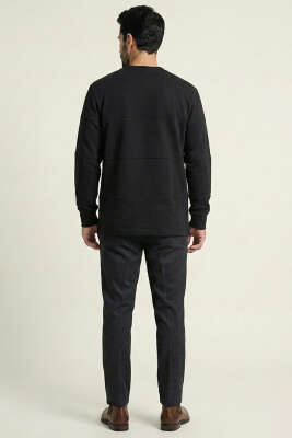 Şeritli Yaka Yazılı Erkek Sweatshirt Siyah - Erkek Sweatshirt