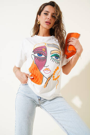 Silüet Baskılı T-shirt Beyaz - Kadın Giyim Modelleri